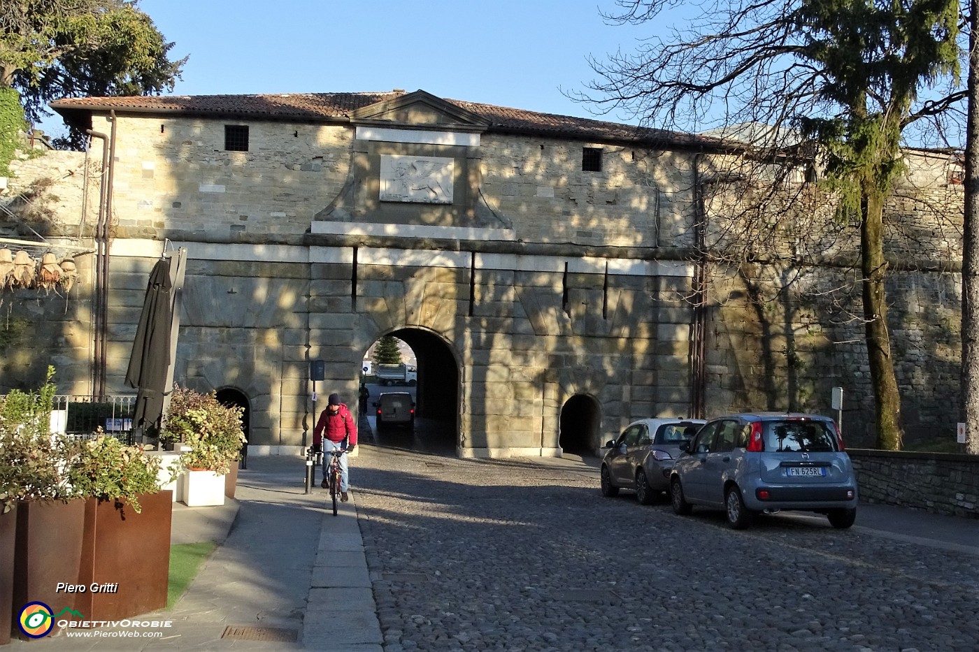 61 Porta S. Alessandro.JPG